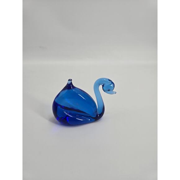 Vintage MCM Cobalt Blue Viking Glass Swam Paperweight - Picture 2 of 3